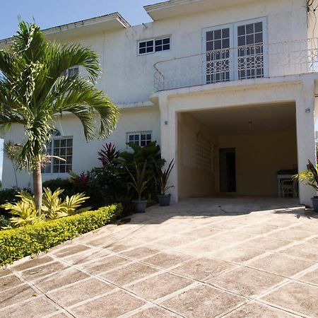 Hatfield South Villa 蒙特哥贝 外观 照片