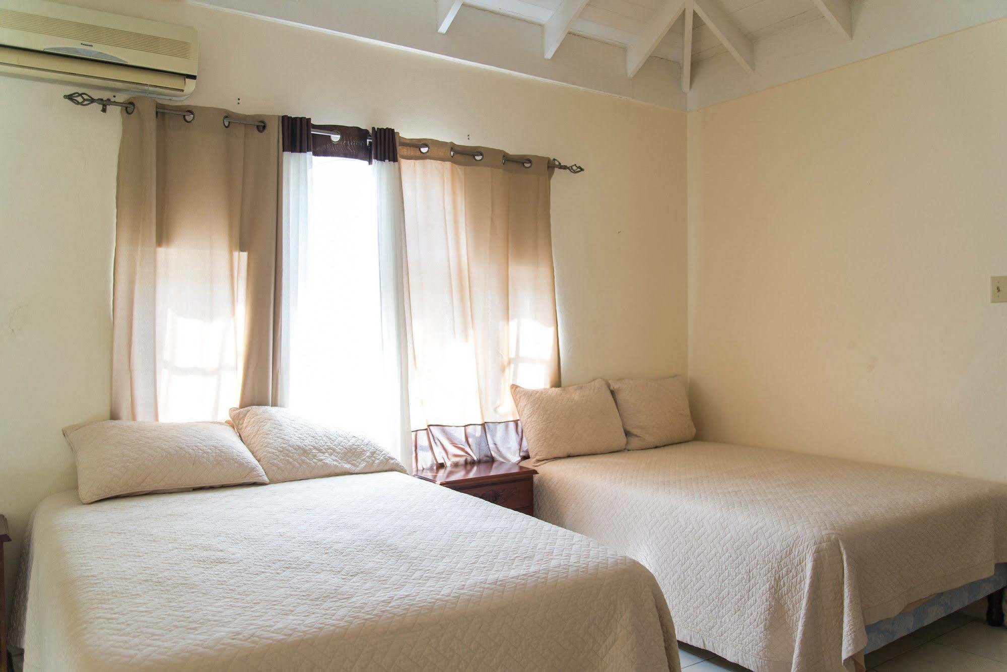 Hatfield South Villa 蒙特哥贝 外观 照片