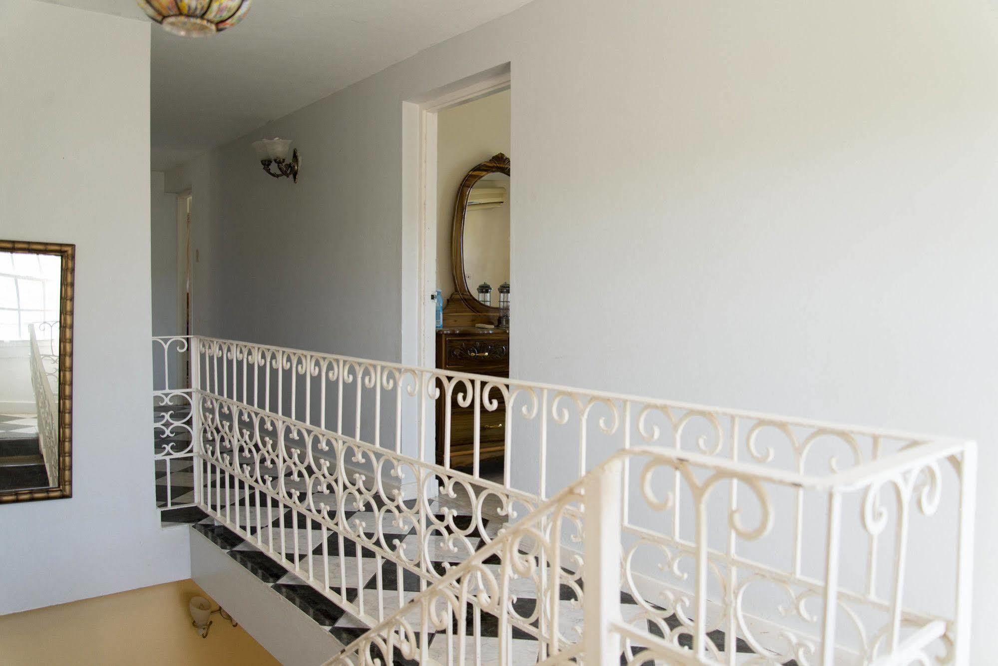 Hatfield South Villa 蒙特哥贝 外观 照片