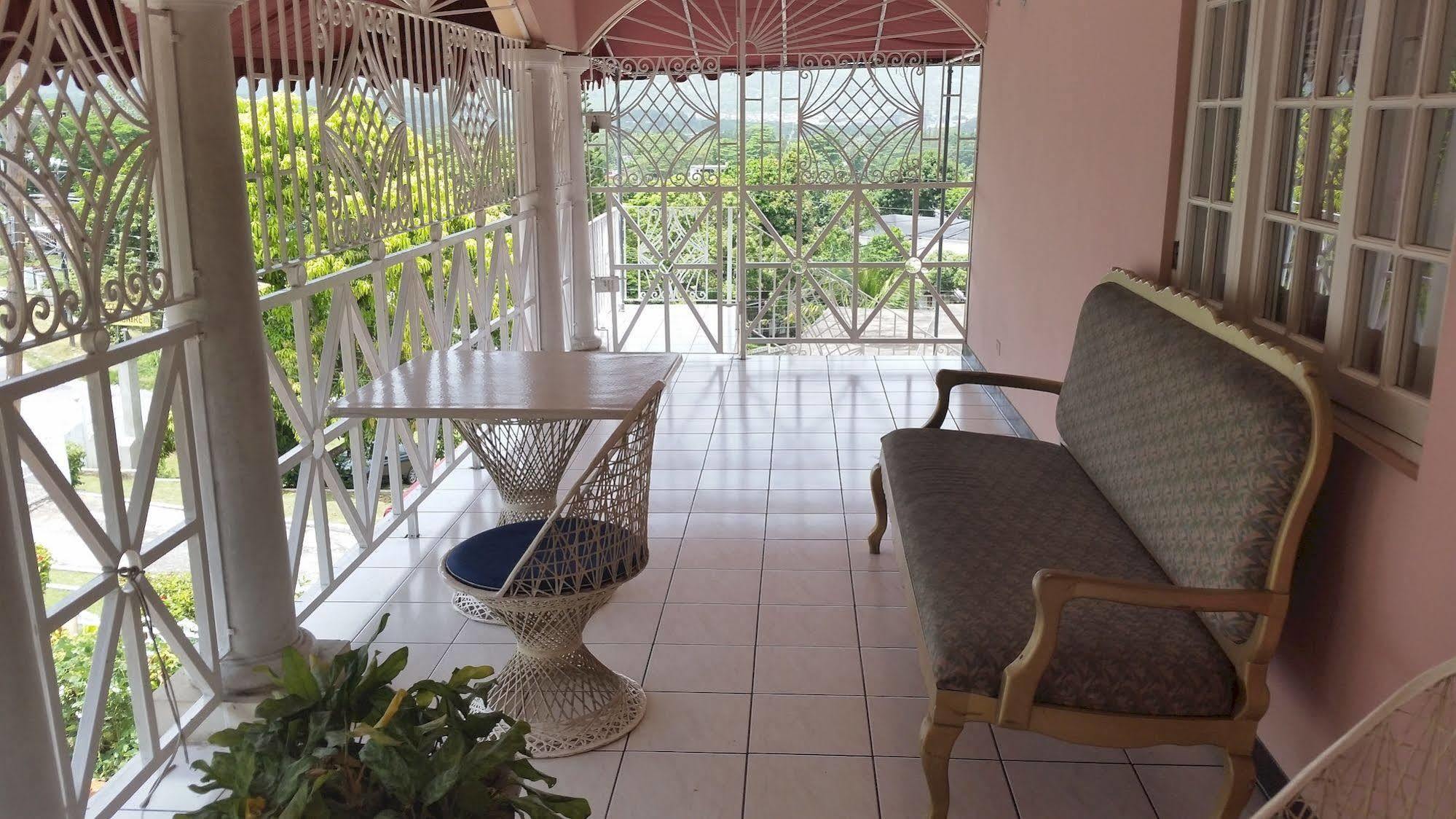 Hatfield South Villa 蒙特哥贝 外观 照片